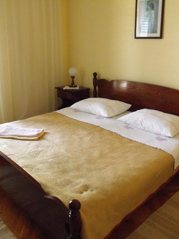 Stone House Gregov Hotell Lumbarda Rum bild