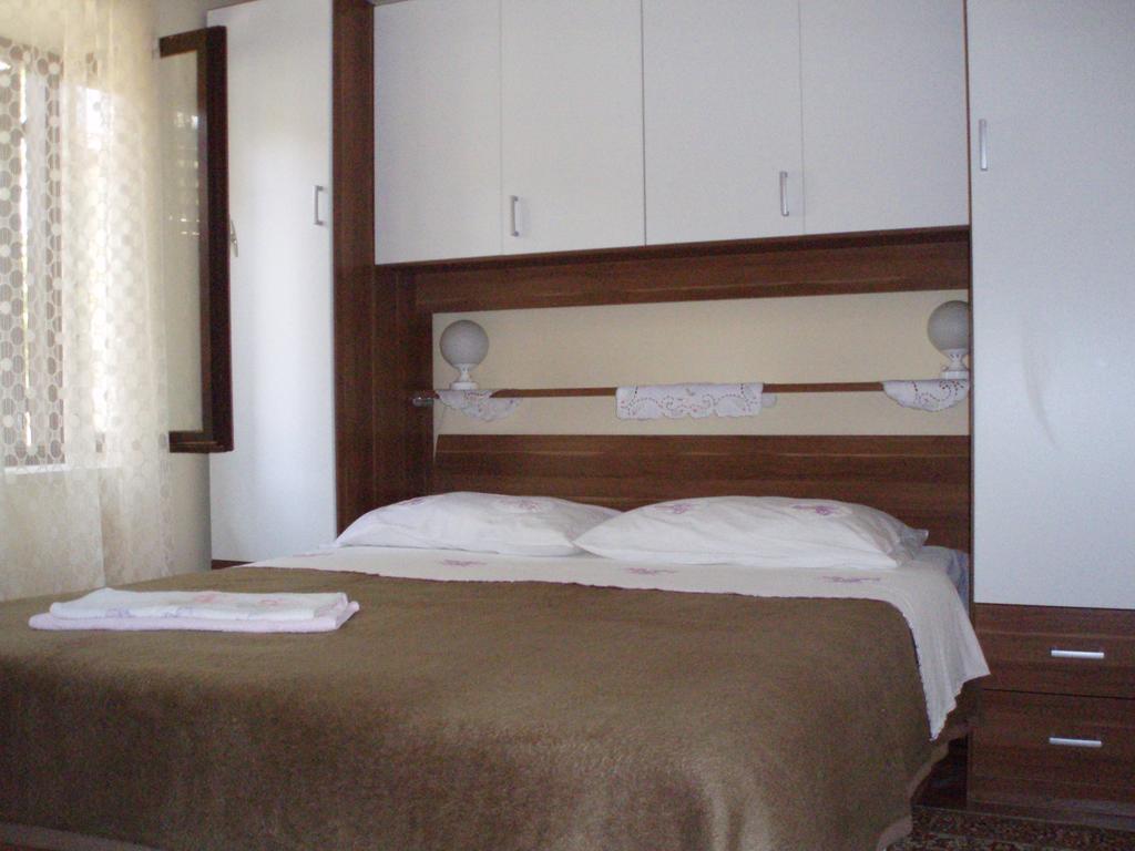 Stone House Gregov Hotell Lumbarda Rum bild